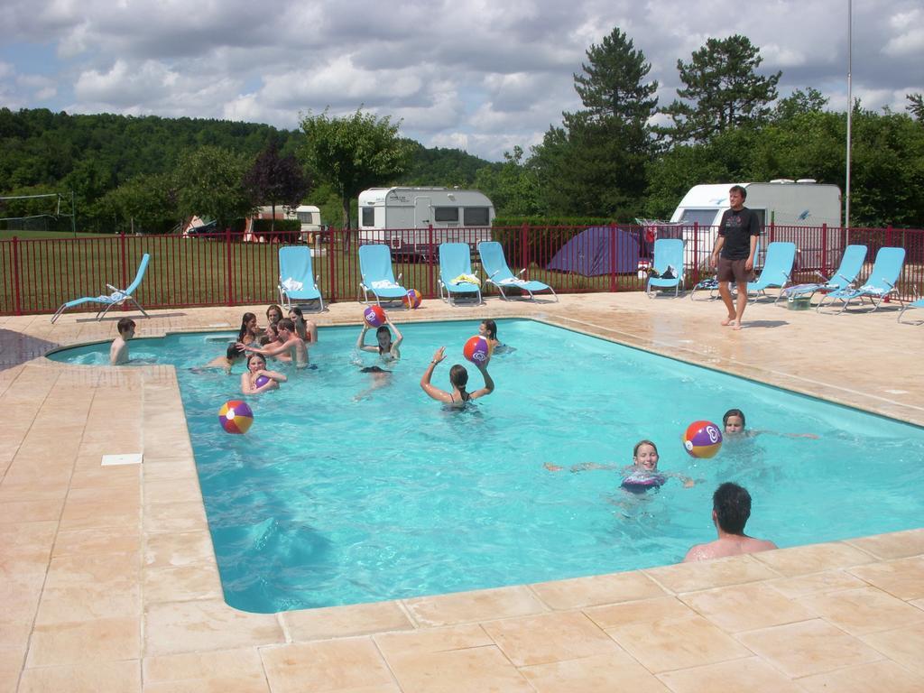Camping De La Pelouse Jaulny Esterno foto
