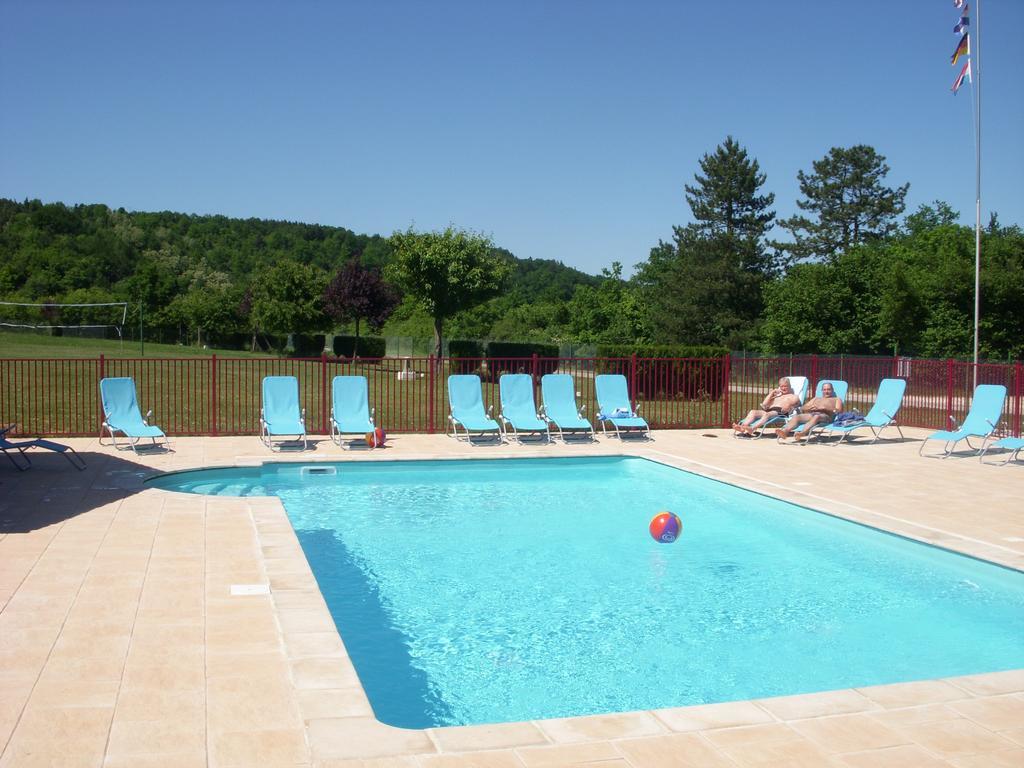 Camping De La Pelouse Jaulny Esterno foto