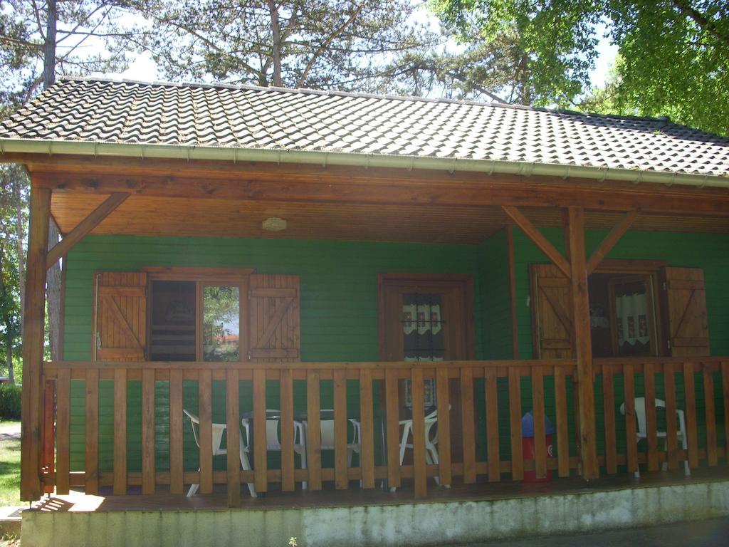 Camping De La Pelouse Jaulny Esterno foto